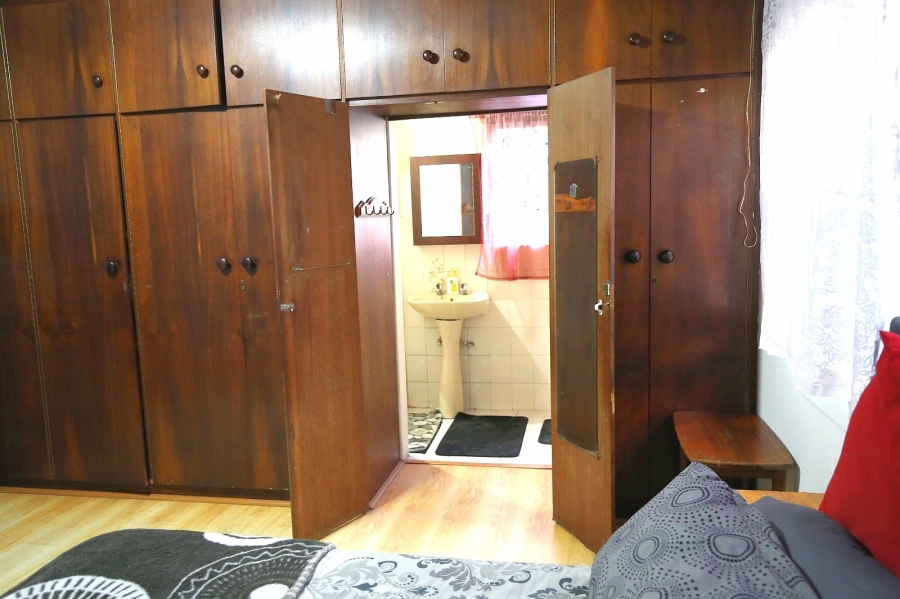 11 Bedroom Property for Sale in Ravensmead Western Cape